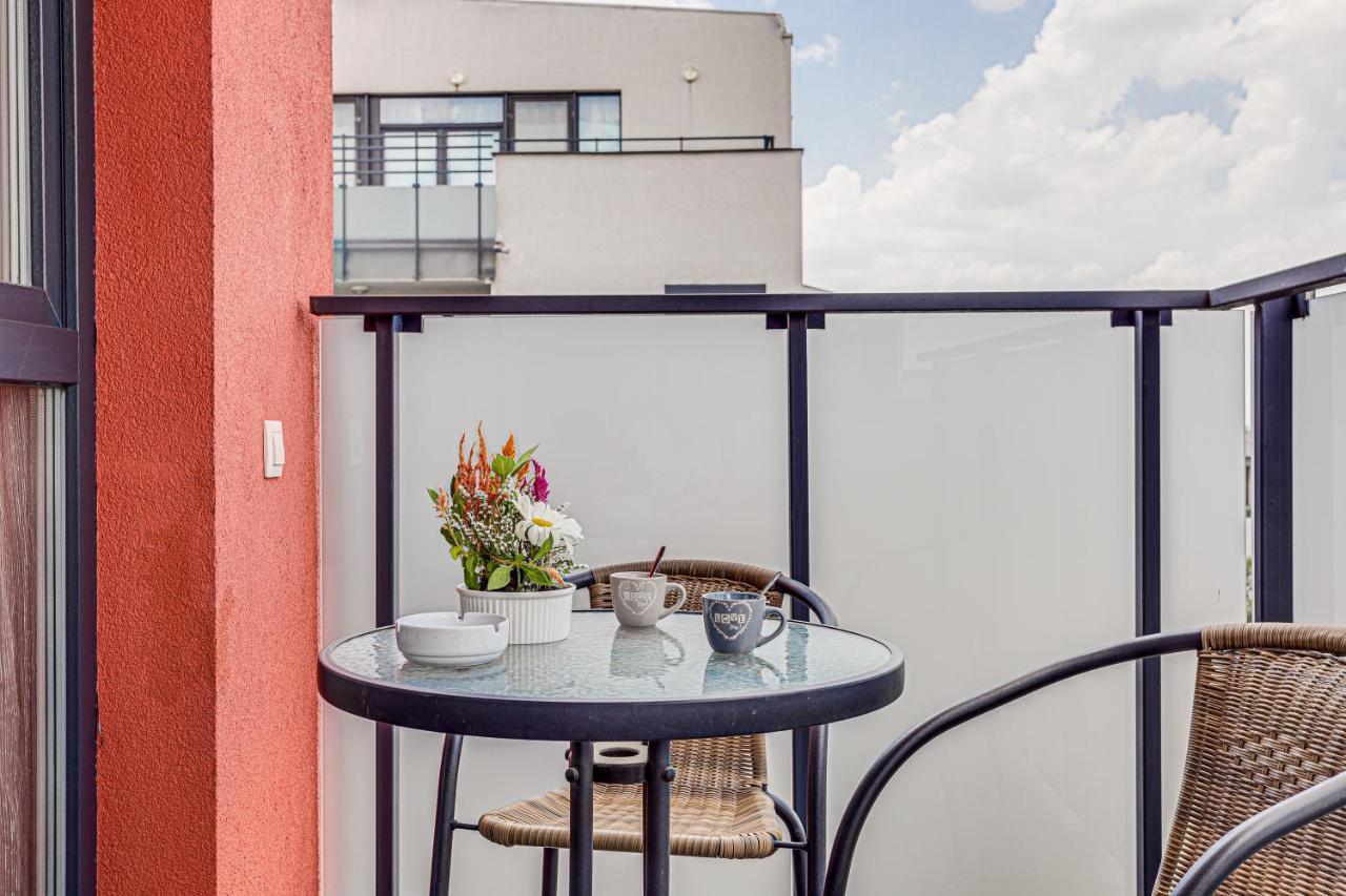 Dodi Studio Compact Arad Exterior foto